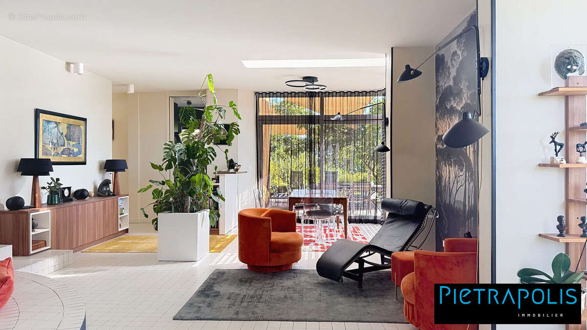 Maison 151 m² à Eveux  - photo 8