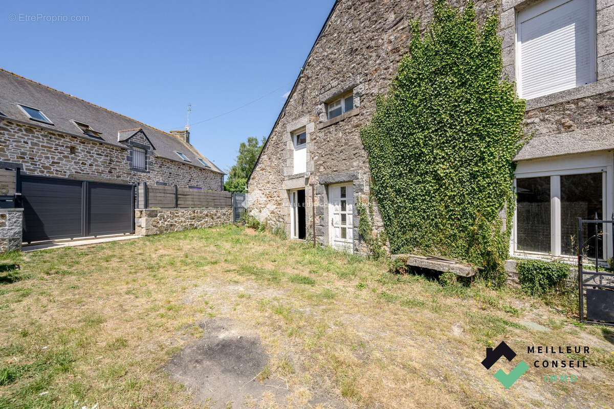 Maison 137 m² à Plessala  - photo 2