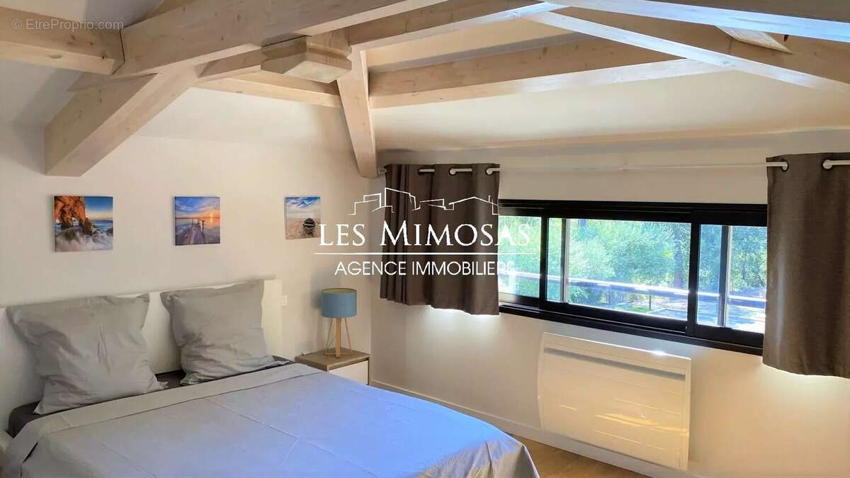 Maison à ROQUEBRUNE-SUR-ARGENS
