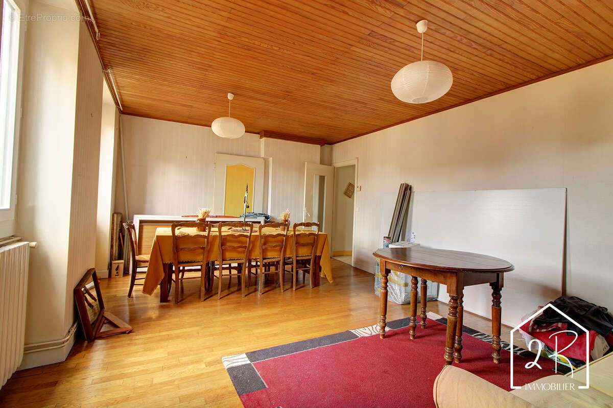 Appartement T6 125 m2 + Caves - photo 2