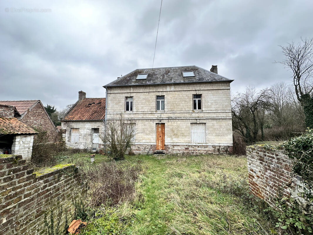 Maison à MONT-SAINT-ELOI