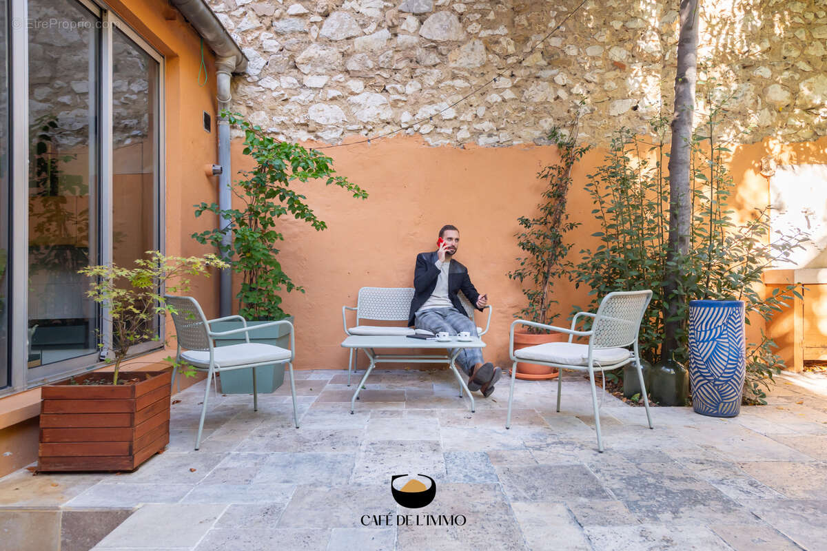 Appartement à MARSEILLE-6E