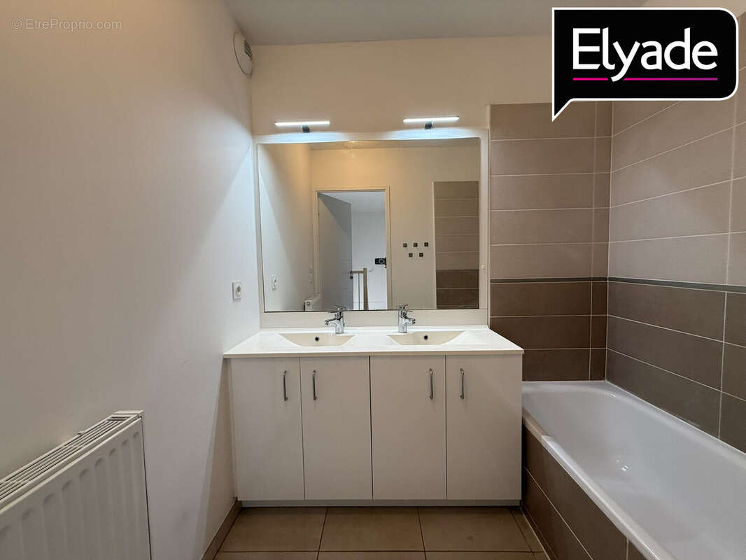 Maison 78 m² à La Salvetat-Saint-Gilles  - photo 9