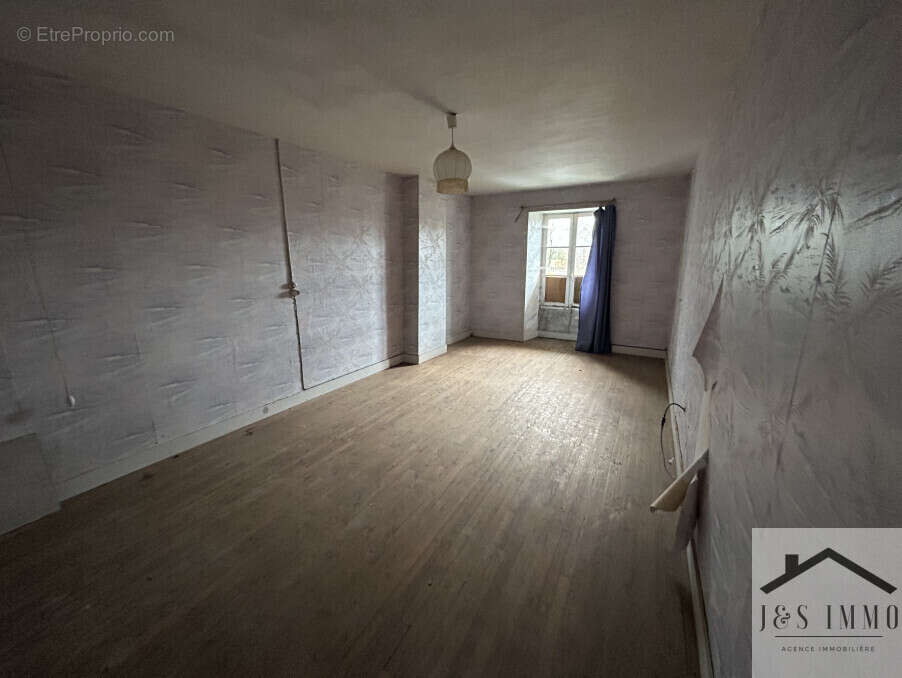 Maison à MONTEMBOEUF