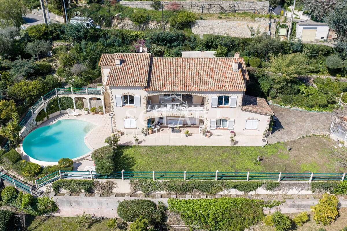 Maison à MANDELIEU-LA-NAPOULE