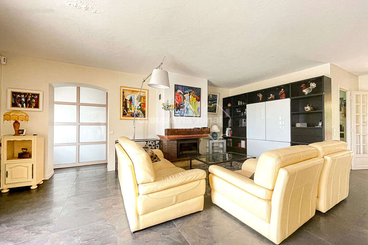 Maison à MANDELIEU-LA-NAPOULE