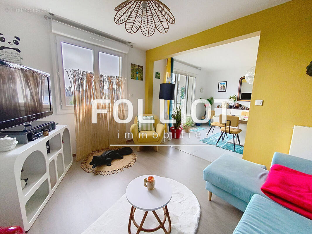 Appartement à FOUGERES