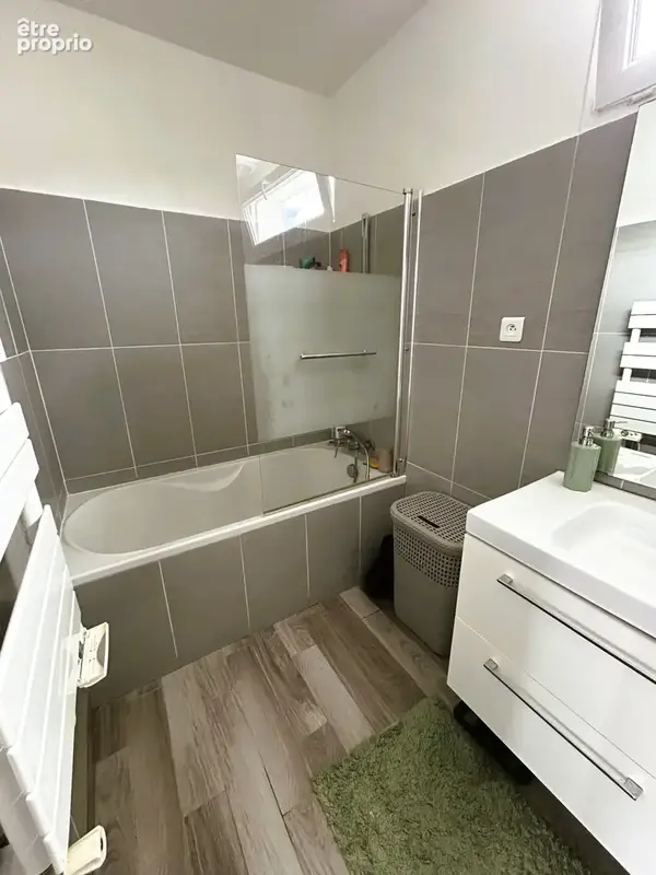 Maison de plain-pied renovee 3 chambres garage jardin - photo 7