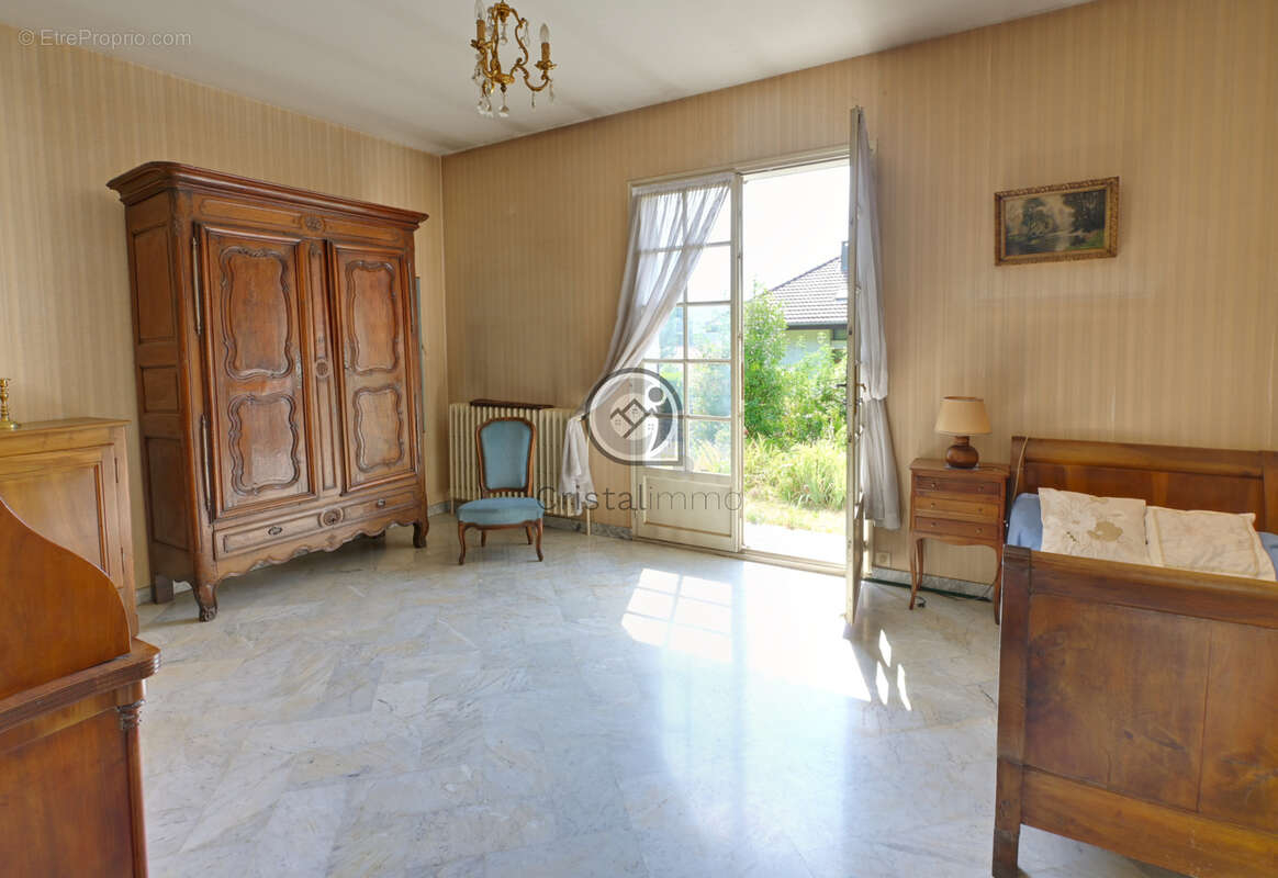 Corenc - Maison individuelle pleine de charme   165 m2   Terrain arboré d’environ 900 m2 - photo 9