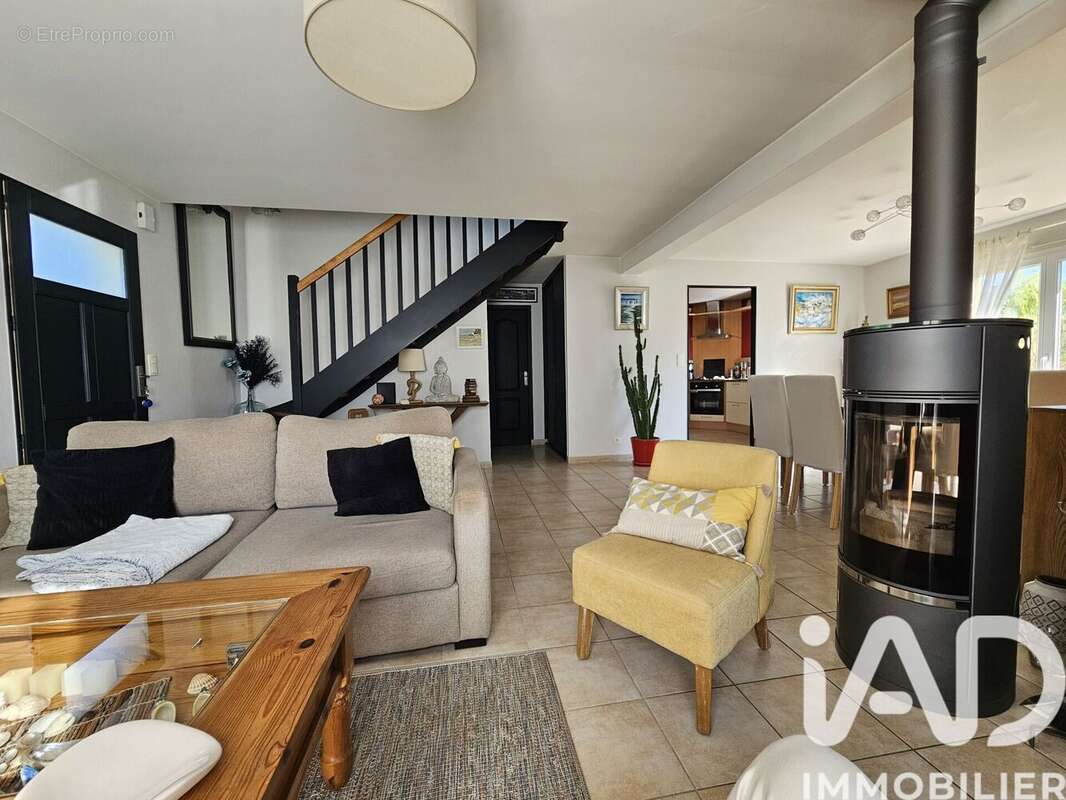 Maison 95 m² à Cornille  - photo 4
