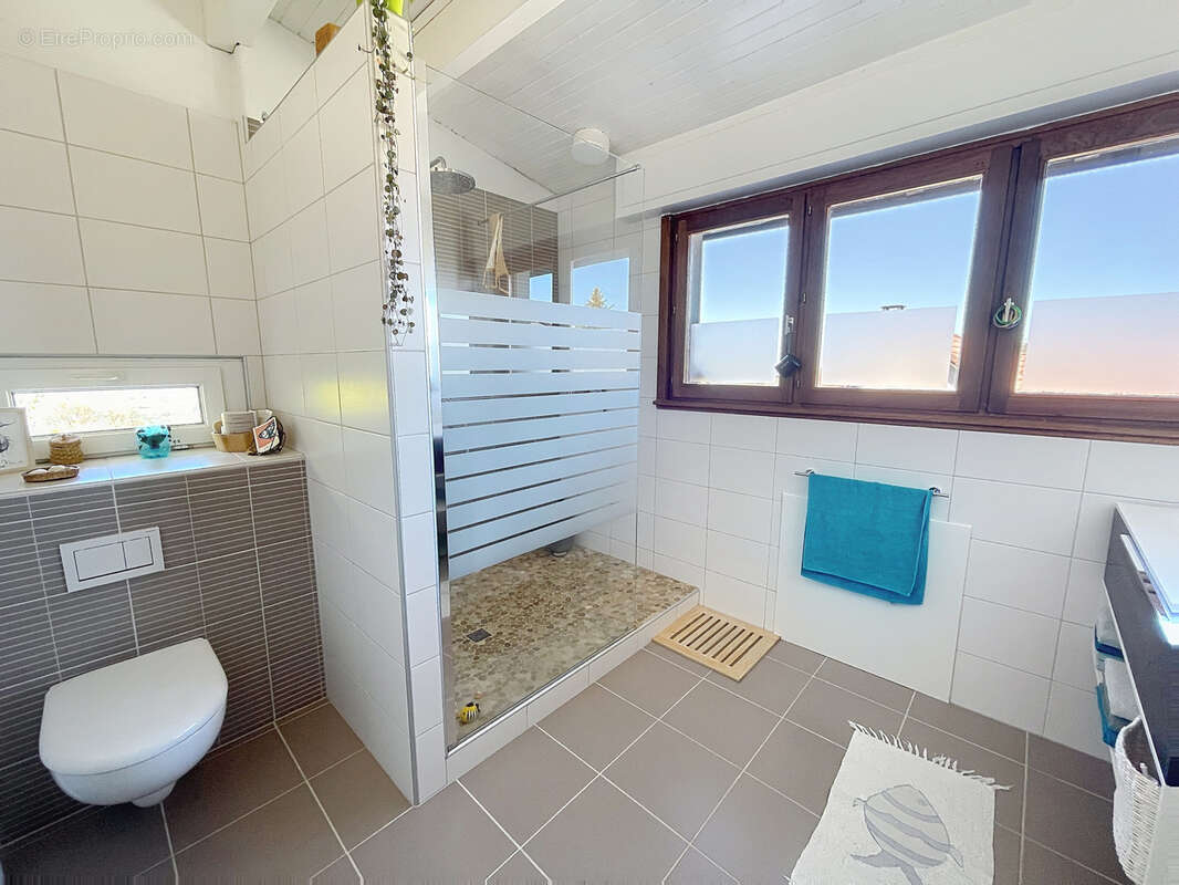 Maison à MONTBOUTON