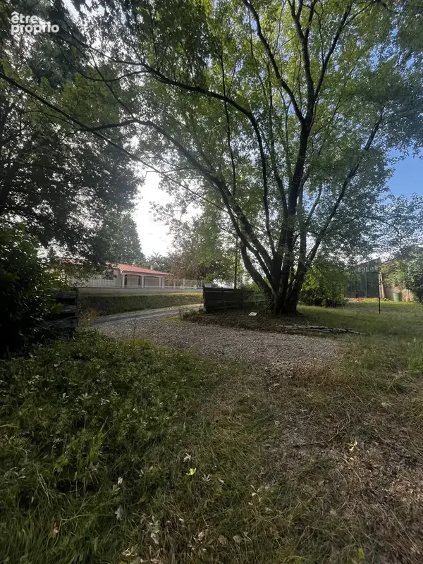 A SAISIR : terrain à bâtir première ligne, clôturé, partiellement viabilisé - photo 4