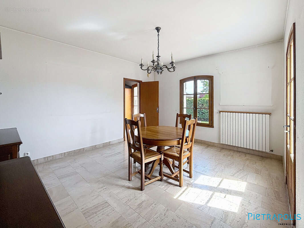 Maison à LE COTEAU