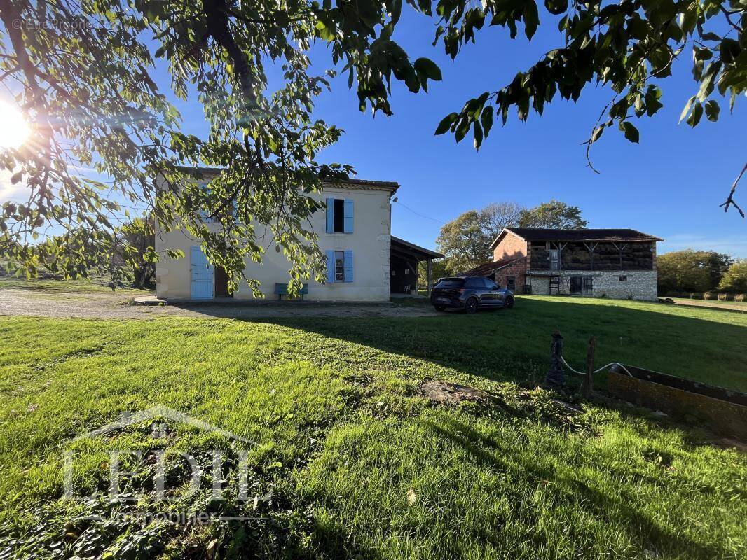 Maison à VALENCE-SUR-BAISE