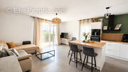 Appartement à SENAS