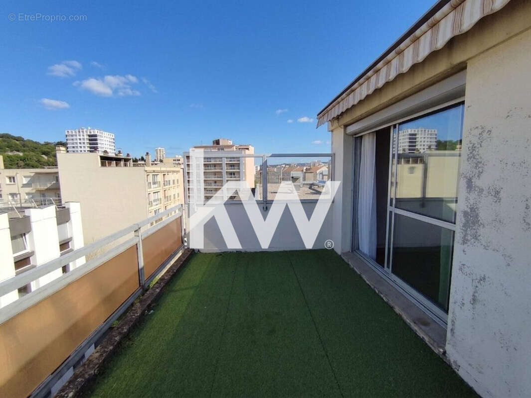 Appartement 49 m² à Saint-Etienne  - photo 8