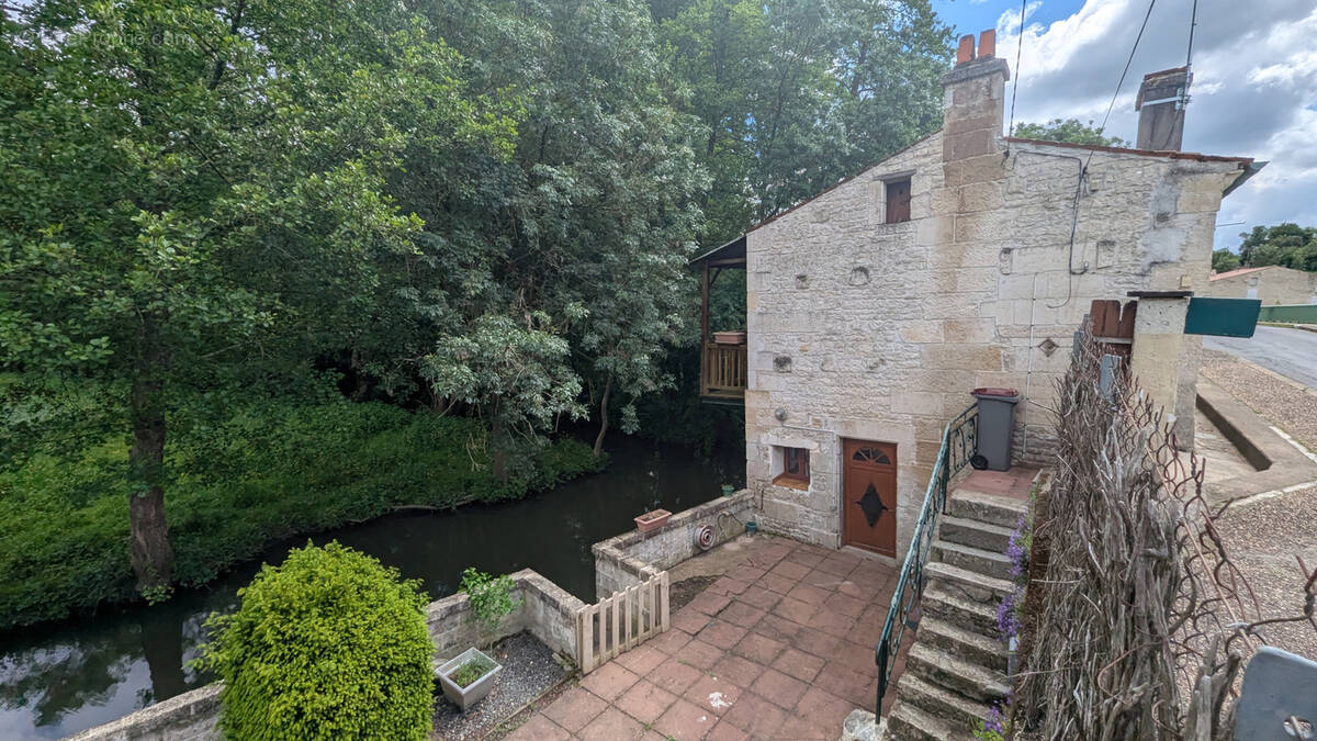 Maison à MAGNE