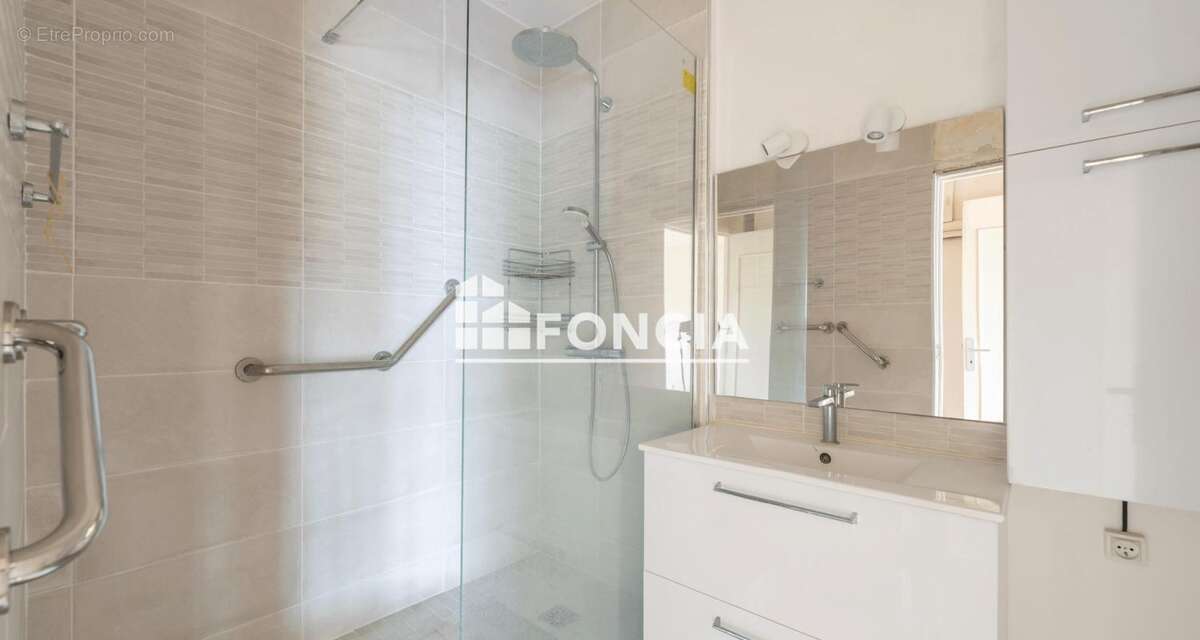 Appartement à LA CELLE-SAINT-CLOUD