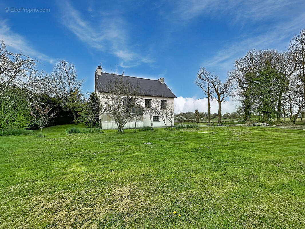 Maison à SAINT-PIERRE-DE-PLESGUEN
