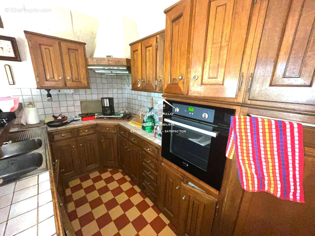 Cuisine - Maison à DANGE-SAINT-ROMAIN