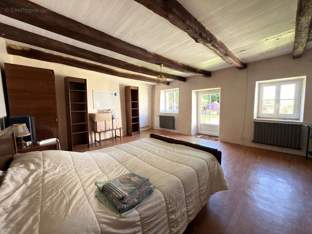 Appartement à TAIZE-AIZIE