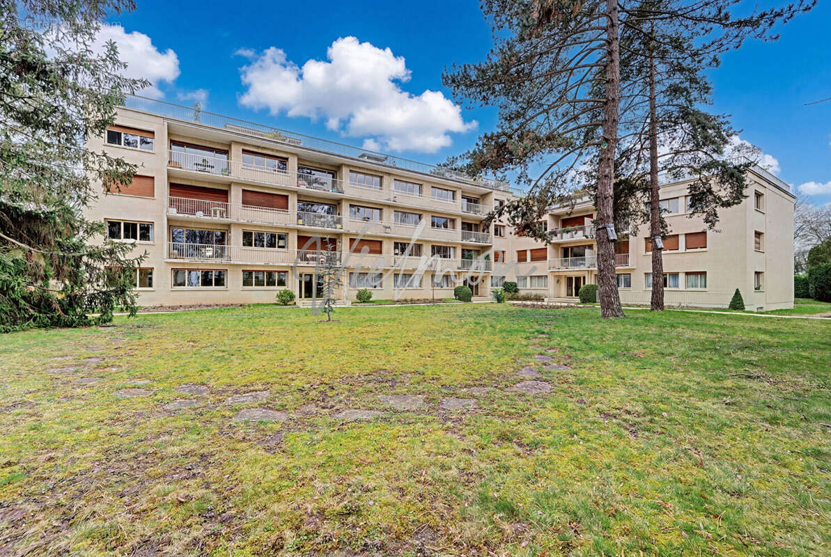Appartement à MAISONS-LAFFITTE