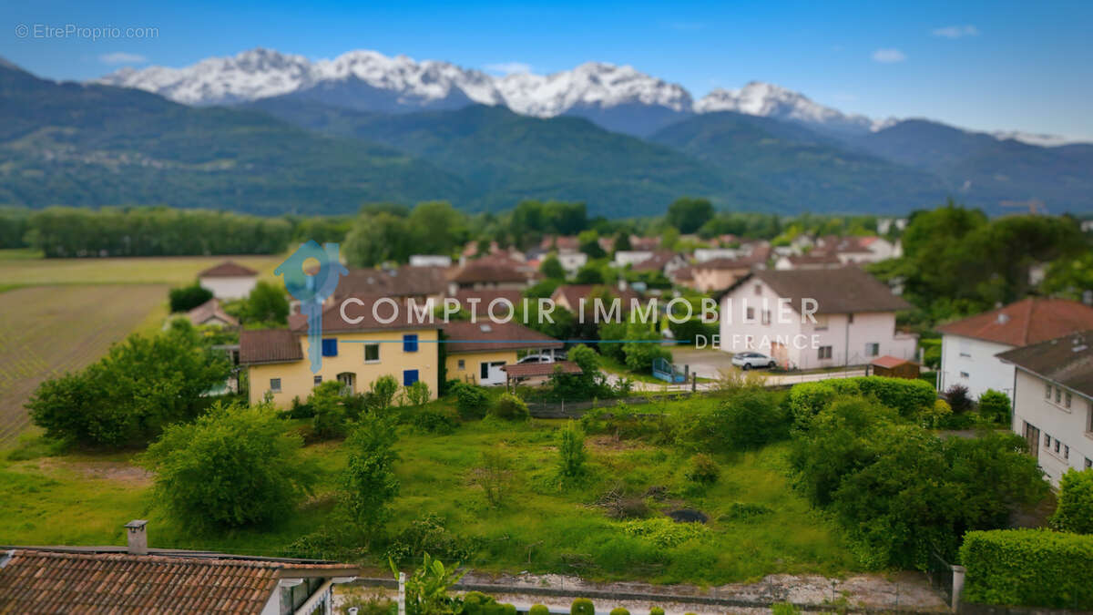Terrain à CROLLES
