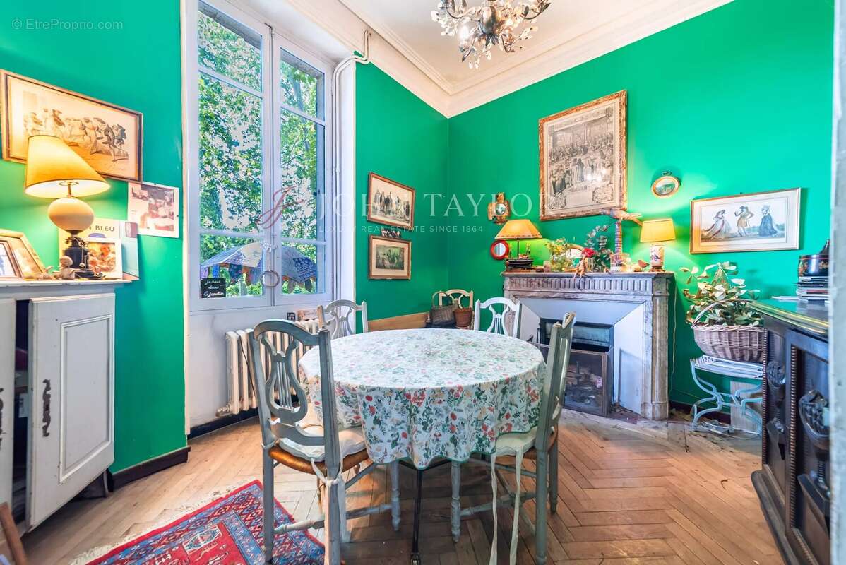 Maison Bourgeoise en plein coeur de village - photo 7