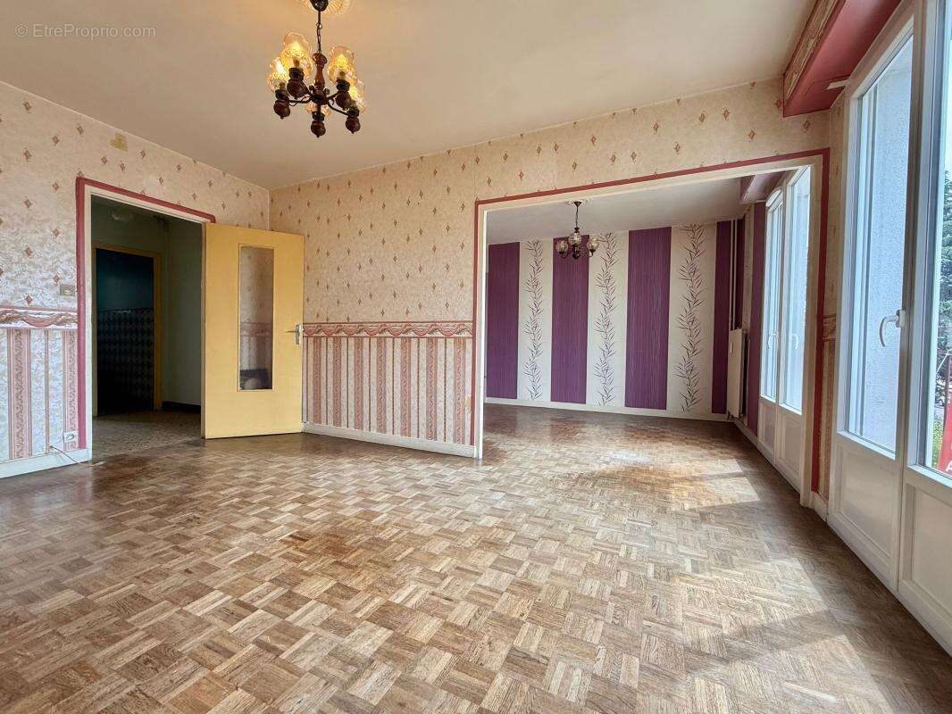 Appartement à CHENOVE