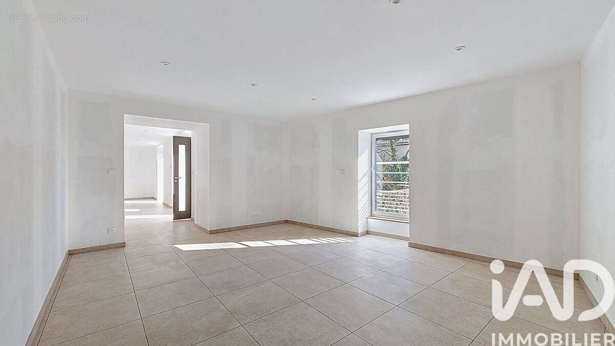 Maison 199 m² à Charnas  - photo 9
