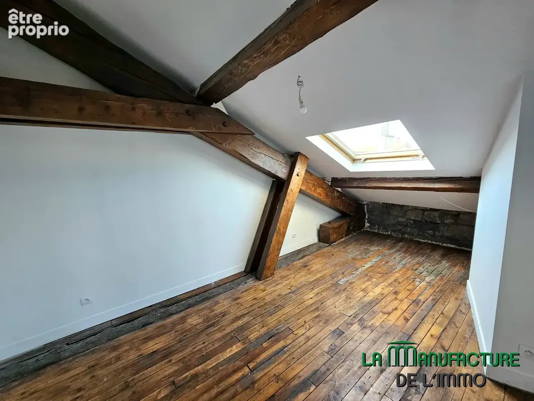 Appartement de caractère de type T3 de 56,83 m2 Carrez et 78,88 m2 au sol - Prox. Châteaucreux - photo 10