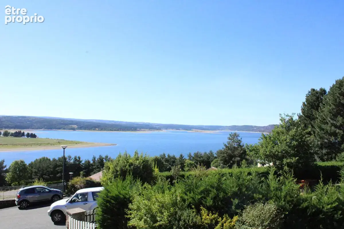 Exclusivité Naussac face au Lac Maison  5 pièce(s) 168 m2 avec une vue panoramique - photo 2