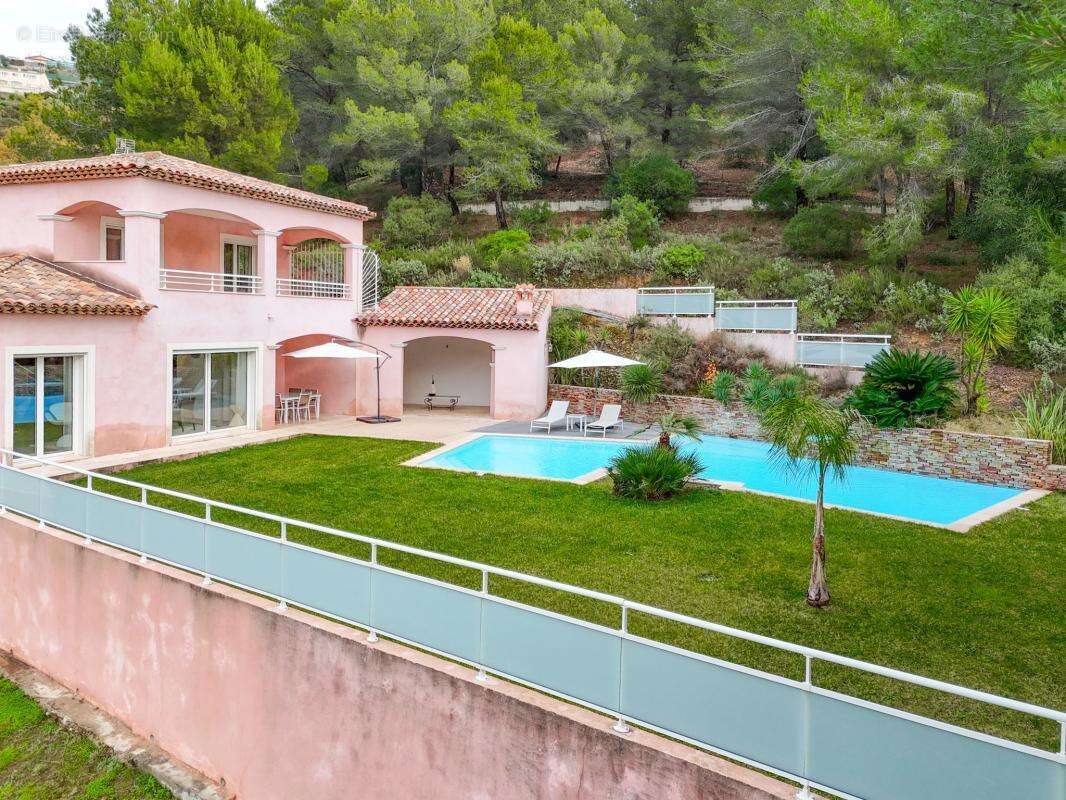 Maison à SAINT-MARTIN-DU-VAR