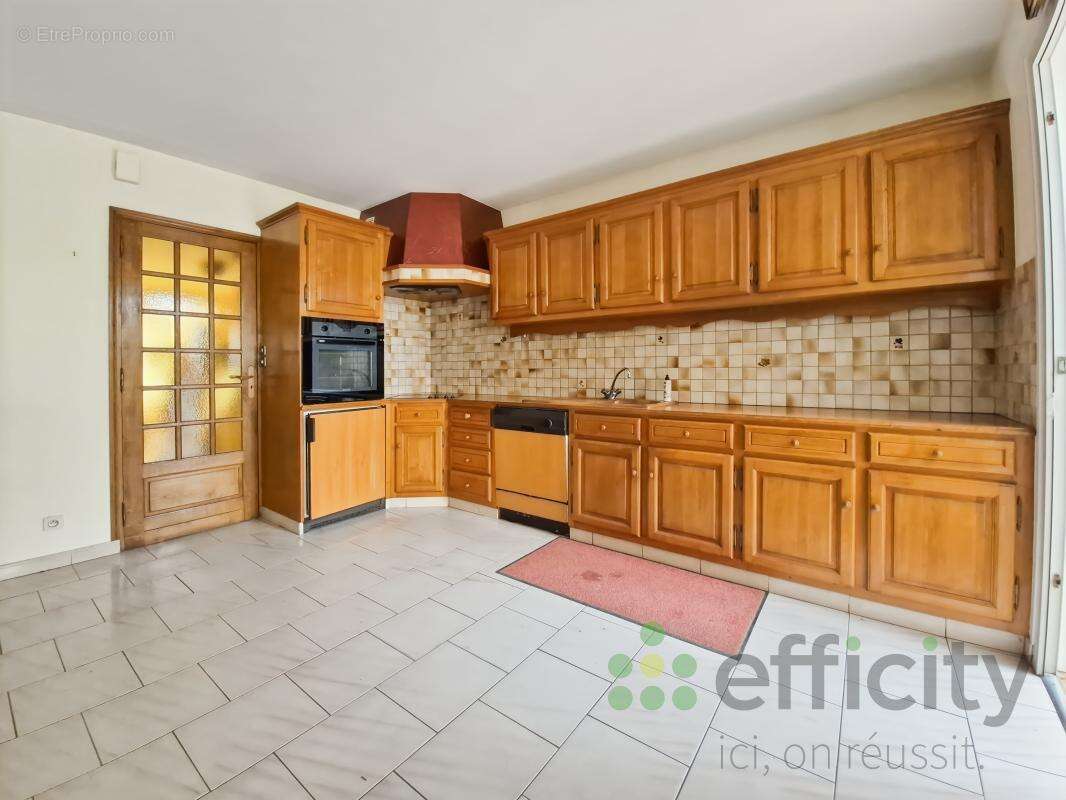Maison 110 m² à Le Mans  - photo 4