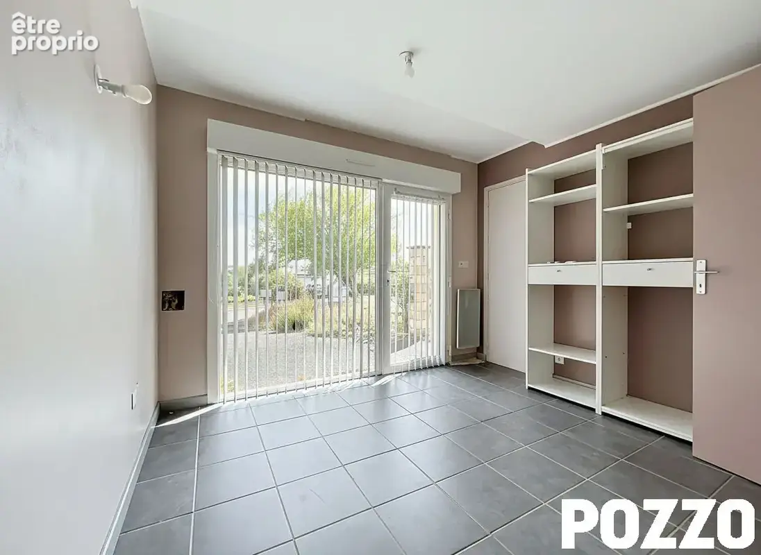 A vendre. conde sur vire. proche bourg et ecoles . maison avec vie de plain pied. - photo 8