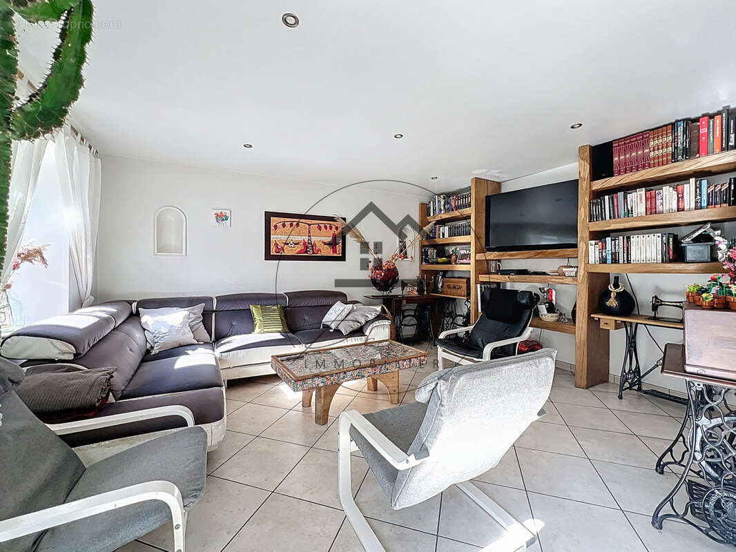 Maison à CIRES-LES-MELLO