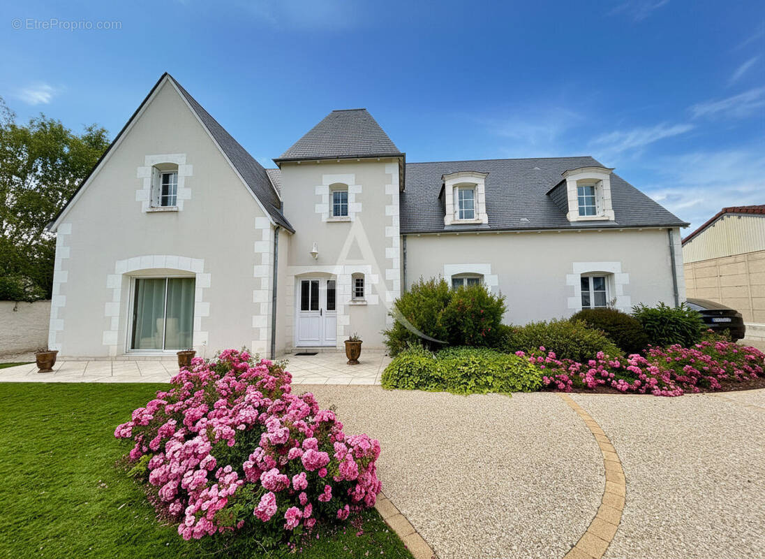 Maison à CONTRES
