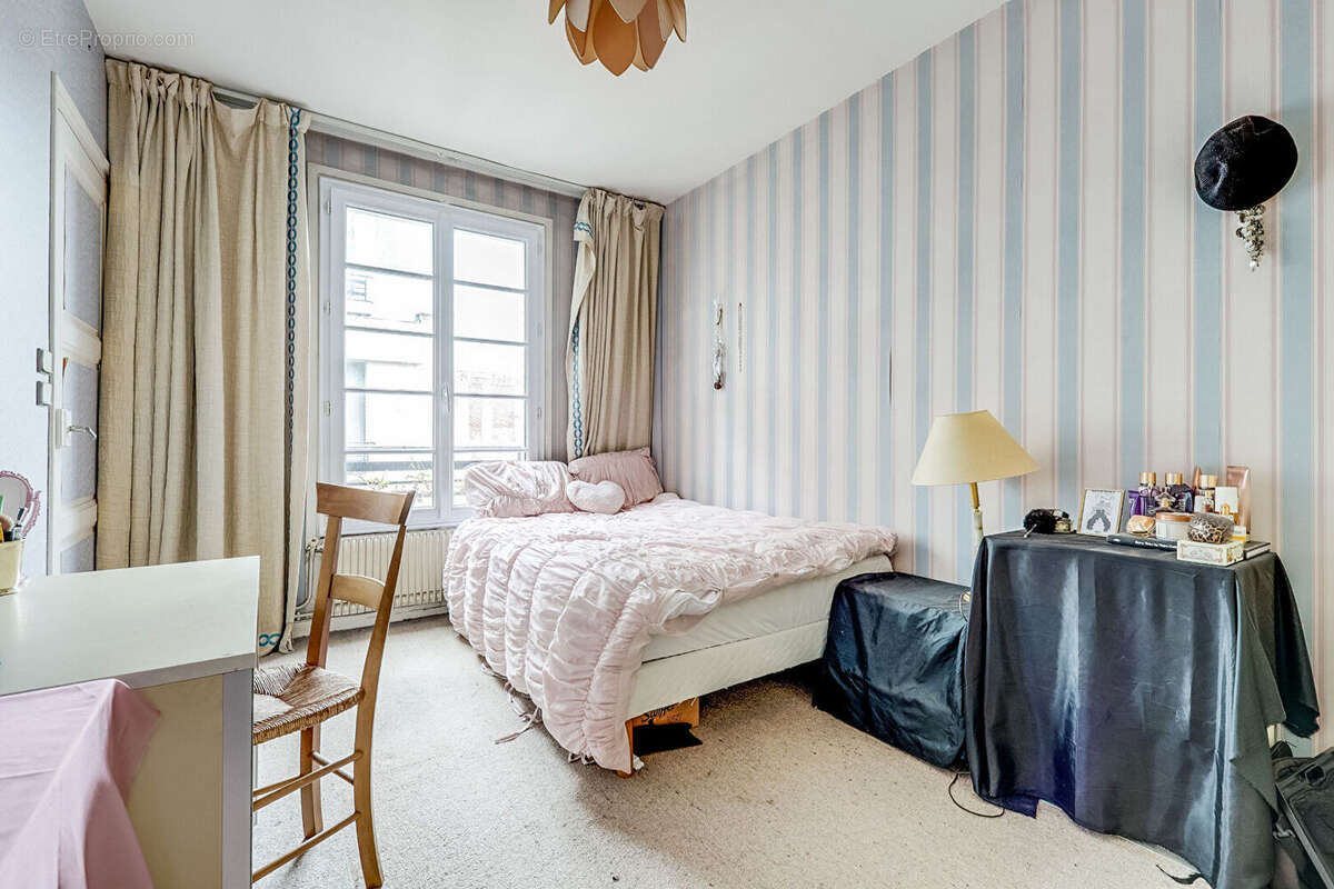 Appartement à PARIS-14E