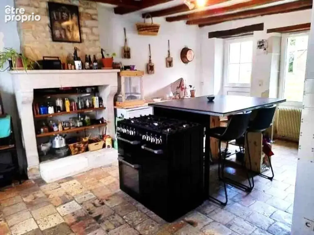 En plein bourg, le charme de l'ancien au confort moderne - photo 3