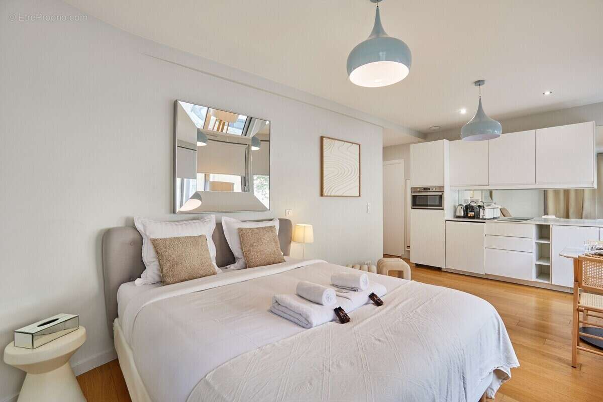 Appartement à PARIS-7E