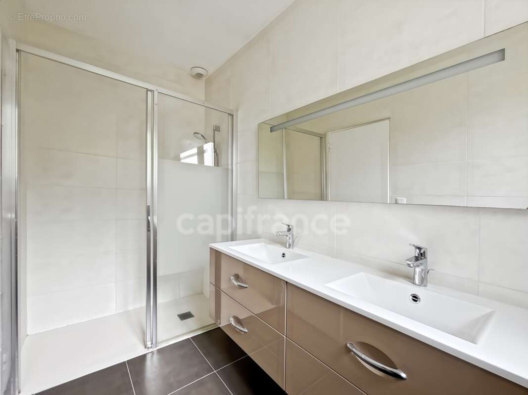 LE MANS Quartier Maillet-Bellevue Maison sur sous sol 4 chambres - photo 8
