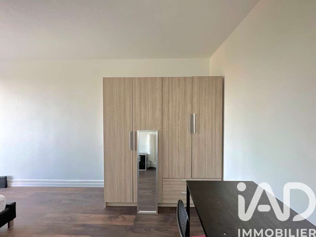 Photo 7 - Appartement à SAINT-CYR-L'ECOLE
