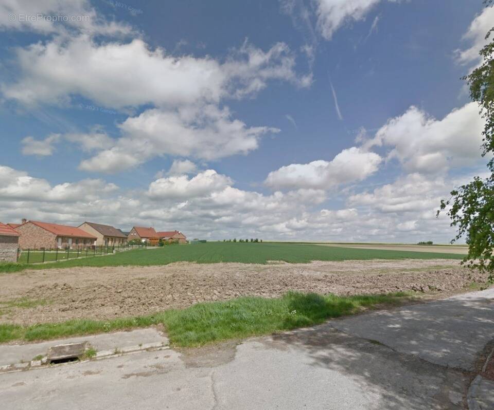 Terrain à AUBIGNY-AU-BAC