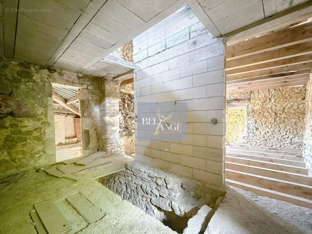 Maison à LABASTIDE-DE-VIRAC