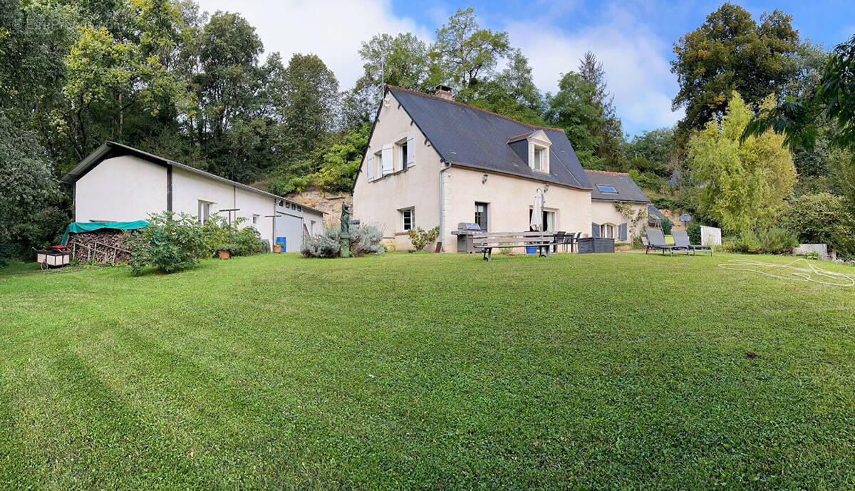 Maison à PARCAY-MESLAY