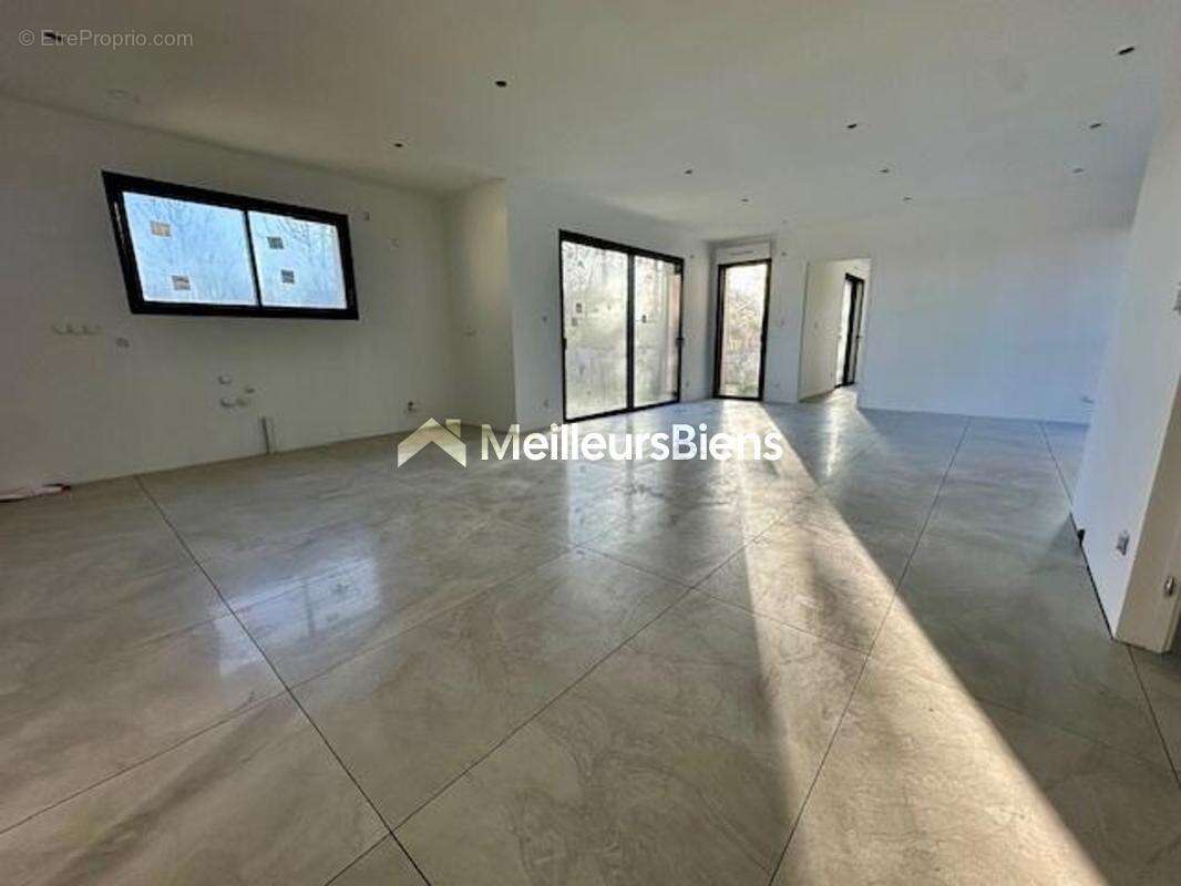 Maison à BOUGUENAIS