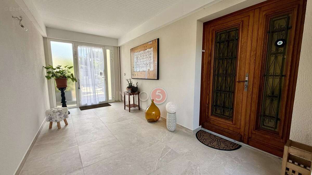 Maison 242 m² à Villemomble  - photo 4