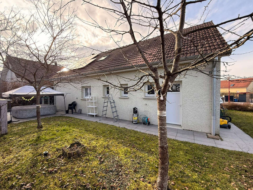 Maison à L'ISLE-SUR-LE-DOUBS