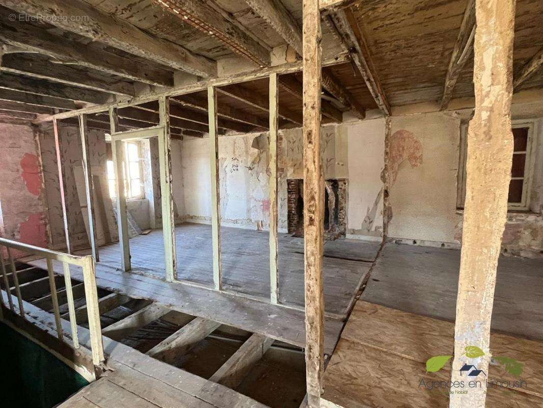 Maison à SAINT-MOREIL