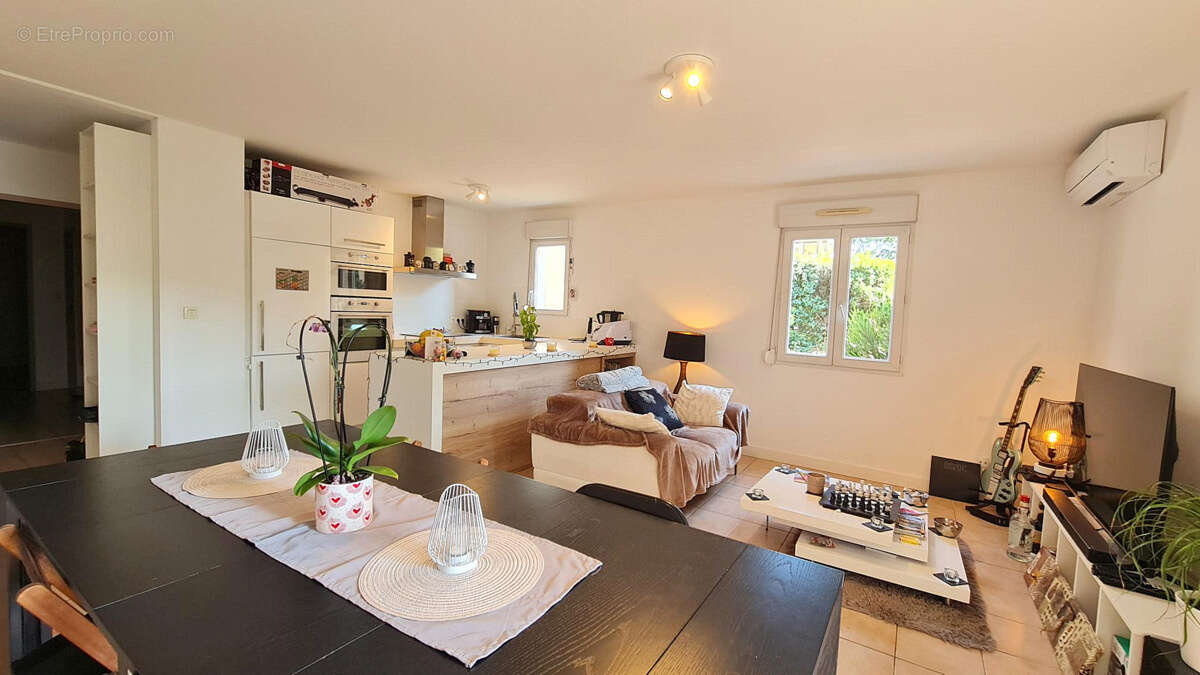 Appartement à VILLENEUVE-LES-AVIGNON